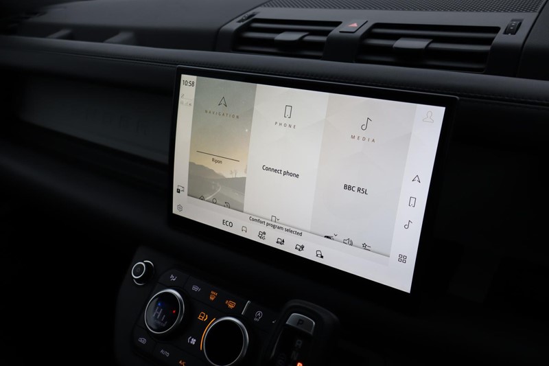 2024 (73) LAND ROVER DEFENDER 3.0 D250 X-Dynamic HSE 90 3dr Auto 5033489