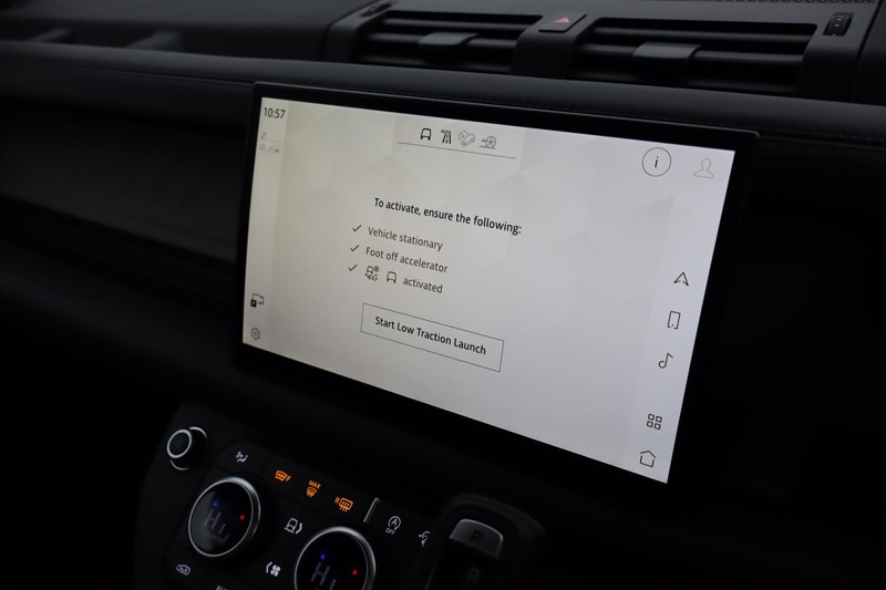 2024 (73) LAND ROVER DEFENDER 3.0 D250 X-Dynamic HSE 90 3dr Auto 5033483