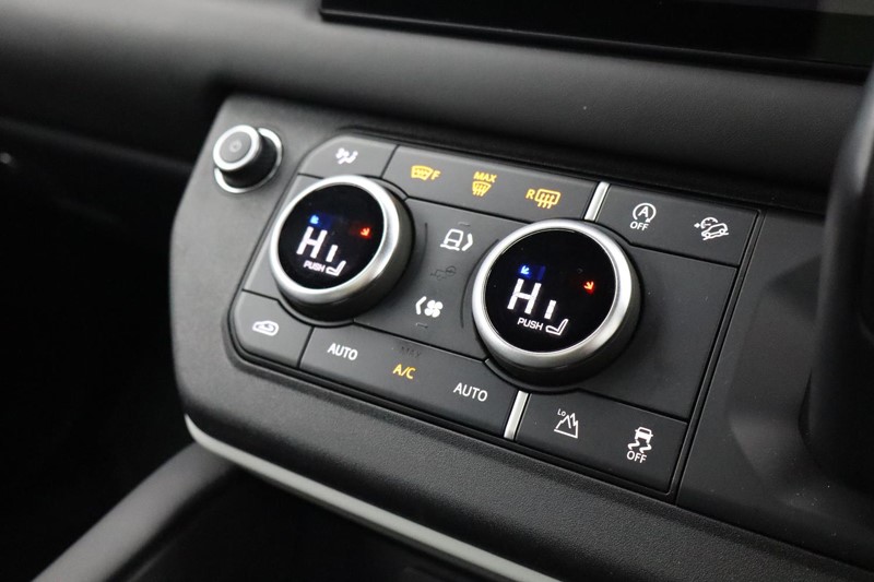 2024 (73) LAND ROVER DEFENDER 3.0 D250 X-Dynamic HSE 90 3dr Auto 5033476