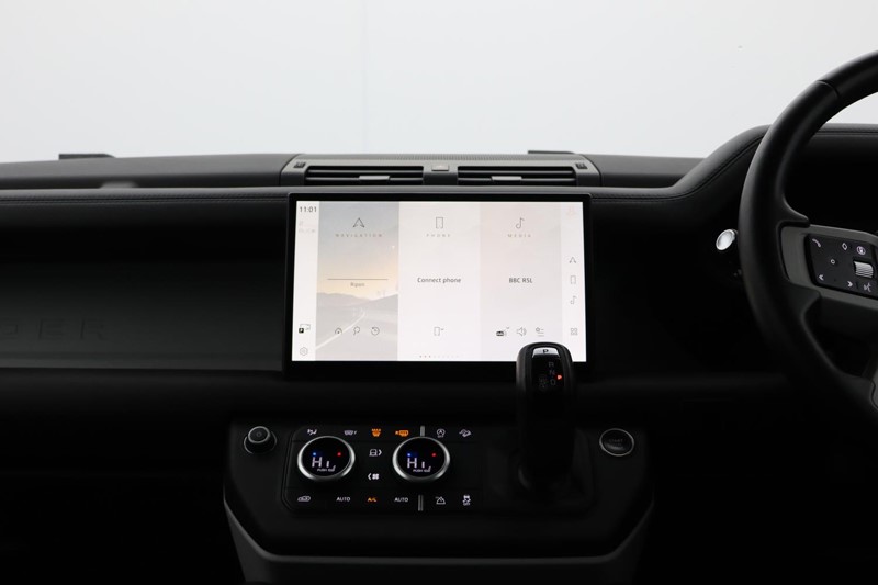 2024 (73) LAND ROVER DEFENDER 3.0 D250 X-Dynamic HSE 90 3dr Auto 5033493