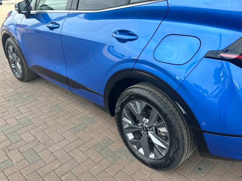 2023 (73) KIA SPORTAGE 1.6T GDi HEV GT-Line S 5dr Auto AWD 3383586