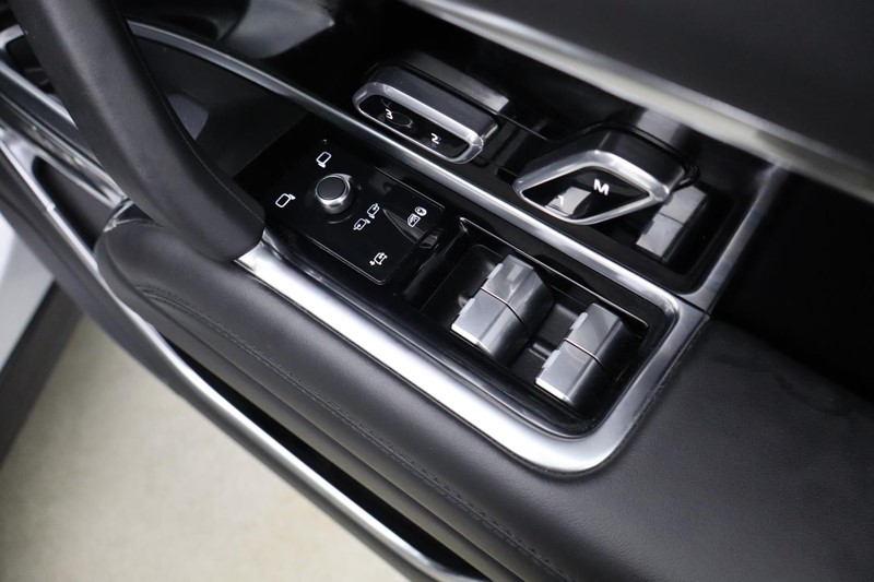 2024 (24) LAND ROVER RANGE ROVER 3.0 D300 HSE 4dr Auto 5049106