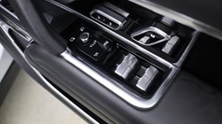 2024 (24) LAND ROVER RANGE ROVER 3.0 D300 HSE 4dr Auto 5049106