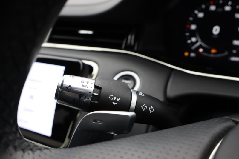 2021 (21) LAND ROVER RANGE ROVER EVOQUE 2.0 D200 Autobiography 5dr Auto 5079674