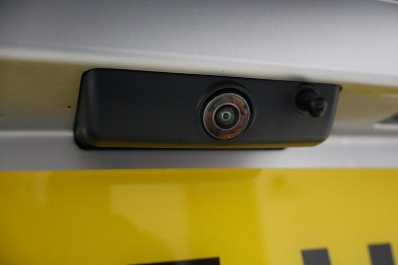 2025 (25) LAND ROVER COMMERCIAL DEFENDER 3.0 D250 Hard Top S Auto [3 Seat] 5099772