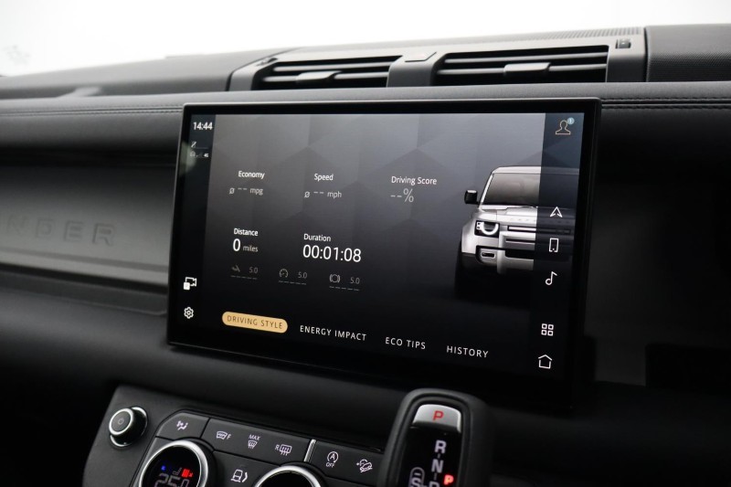 2025 (25) LAND ROVER COMMERCIAL DEFENDER 3.0 D250 Hard Top S Auto [3 Seat] 5099816