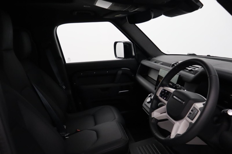 2025 (25) LAND ROVER COMMERCIAL DEFENDER 3.0 D250 Hard Top S Auto [3 Seat] 5099804