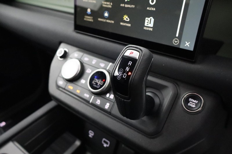 2023 (73) LAND ROVER DEFENDER 3.0 D300 75th Limited Edition 90 3dr Auto 5091744