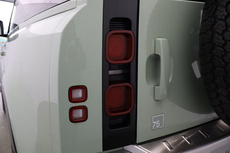 2023 (73) LAND ROVER DEFENDER 3.0 D300 75th Limited Edition 90 3dr Auto 5094390