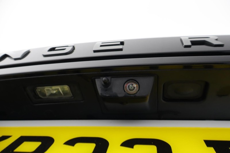 2023 (23) LAND ROVER RANGE ROVER EVOQUE 1.5 P300e R-Dynamic HSE 5dr Auto 5077108