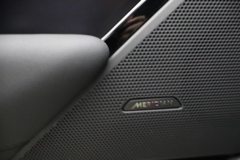 2025 (75) LAND ROVER RANGE ROVER VELAR 2.0 D200 MHEV Dynamic SE 5dr Auto 5077049