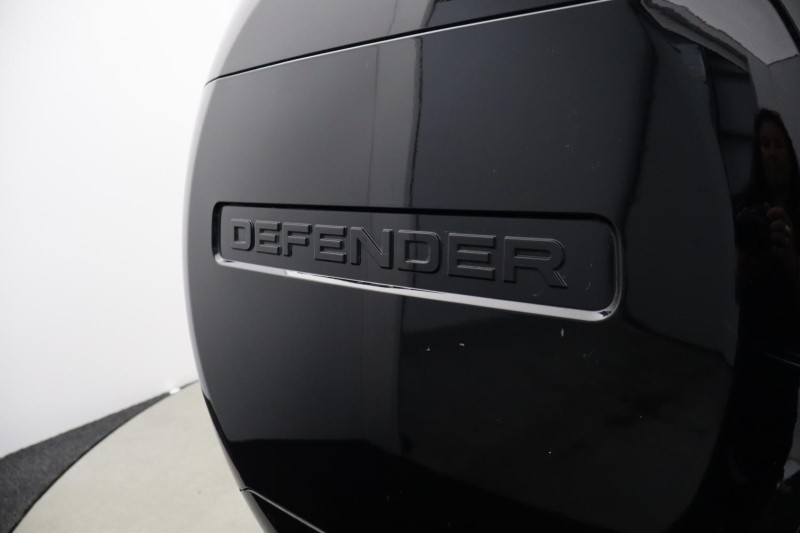 2021 (21) LAND ROVER DEFENDER 2.0 D240 First Edition 110 5dr Auto 5500870