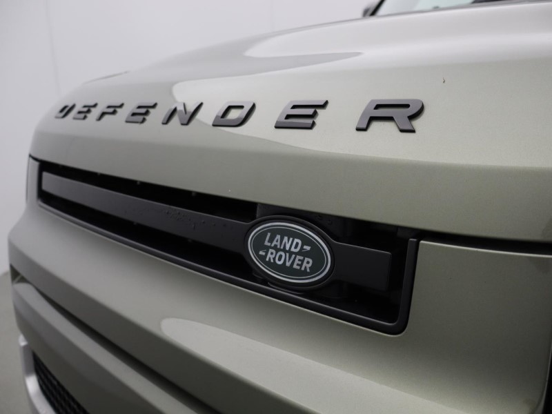 2021 (21) LAND ROVER DEFENDER 2.0 D240 First Edition 110 5dr Auto 5500811