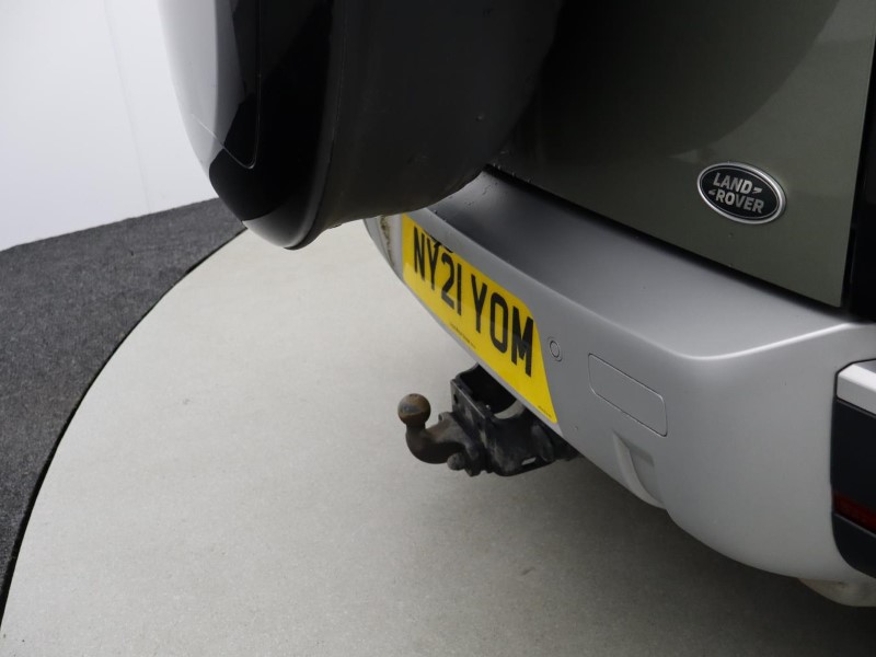2021 (21) LAND ROVER DEFENDER 2.0 D240 First Edition 110 5dr Auto 5500813