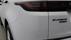 2020 (20) LAND ROVER RANGE ROVER EVOQUE 2.0 P200 R-Dynamic SE 5dr Auto 5084135