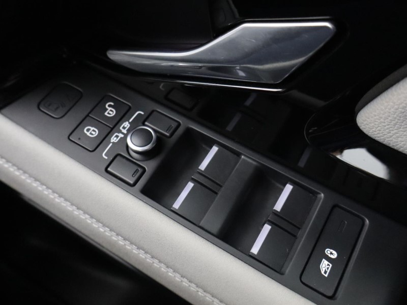 2020 (20) LAND ROVER RANGE ROVER EVOQUE 2.0 P200 R-Dynamic SE 5dr Auto 5084183