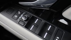 2020 (20) LAND ROVER RANGE ROVER EVOQUE 2.0 P200 R-Dynamic SE 5dr Auto 5084183