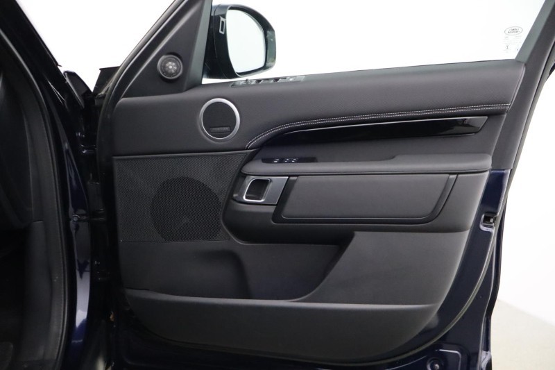 2023 (72) LAND ROVER DISCOVERY 3.0 D300 Metropolitan Edition 5dr Auto 5094556