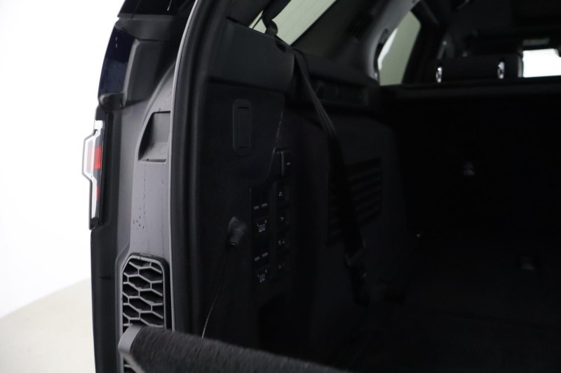 2023 (72) LAND ROVER DISCOVERY 3.0 D300 Metropolitan Edition 5dr Auto 5094516