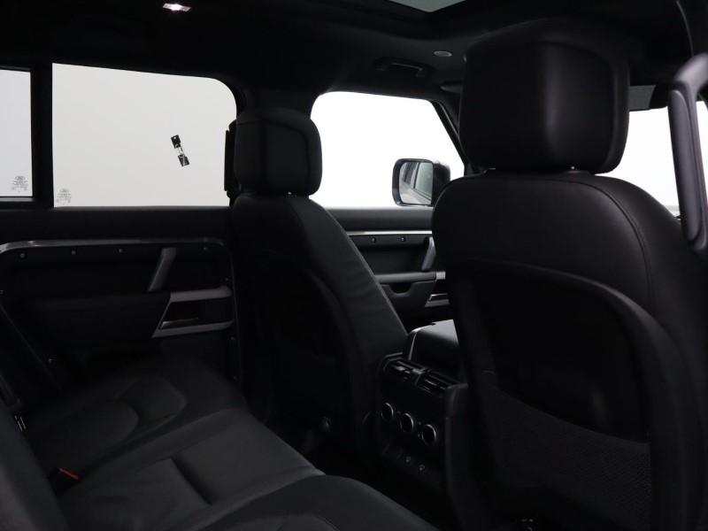 2024 (24) LAND ROVER DEFENDER 3.0 D300 X-Dynamic HSE 110 5dr Auto [7 Seat] 5115945