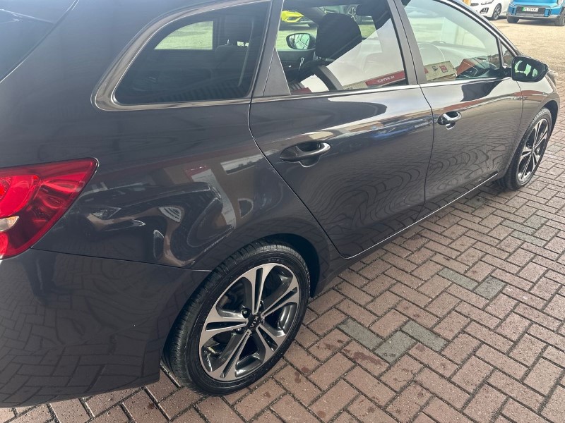 2018 (18) KIA CEED 1.6 CRDi ISG GT-Line 5dr 3503685