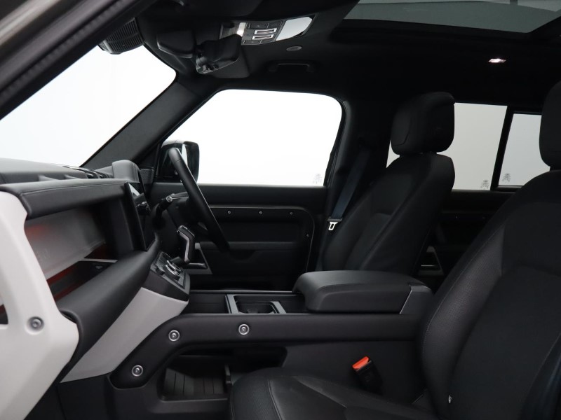 2024 (24) LAND ROVER DEFENDER 3.0 D300 X-Dynamic HSE 110 5dr Auto [7 Seat] 5115929