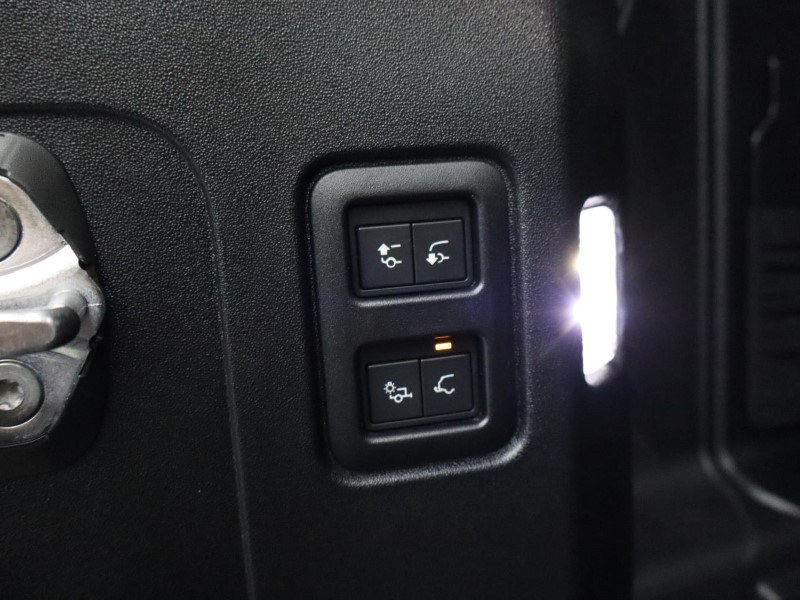 2024 (24) LAND ROVER DEFENDER 3.0 D300 X-Dynamic HSE 110 5dr Auto [7 Seat] 5115922