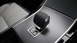 2024 (74) LAND ROVER RANGE ROVER VELAR 2.0 D200 MHEV Dynamic HSE 5dr Auto 5113655