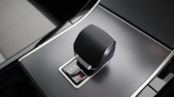 2024 (74) LAND ROVER RANGE ROVER VELAR 2.0 D200 MHEV Dynamic HSE 5dr Auto 5117272