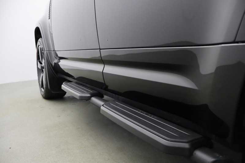 2025 (75) LAND ROVER DEFENDER 3.0 D250 X-Dynamic SE 110 5dr Auto 5119180