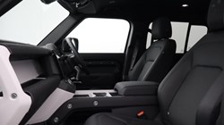 2025 (75) LAND ROVER DEFENDER 3.0 D250 X-Dynamic SE 110 5dr Auto 5119184