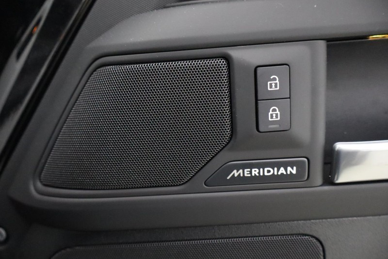 2025 (75) LAND ROVER DEFENDER 3.0 D250 X-Dynamic SE 110 5dr Auto 5119198