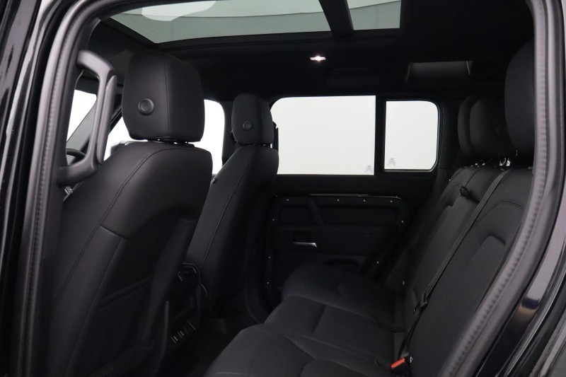 2025 (75) LAND ROVER DEFENDER 3.0 D250 X-Dynamic SE 110 5dr Auto 5119181