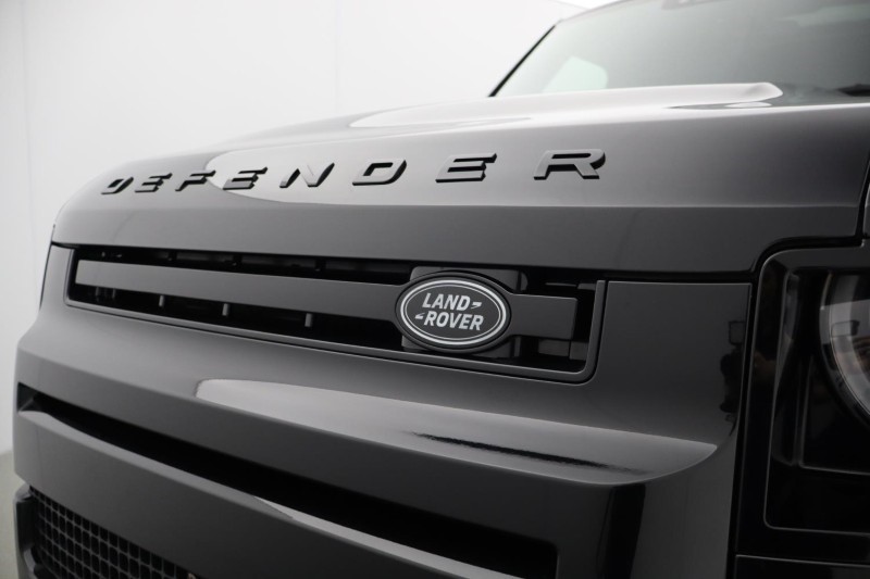 2025 (75) LAND ROVER DEFENDER 3.0 D250 X-Dynamic SE 110 5dr Auto 5119176