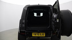 2025 (75) LAND ROVER DEFENDER 3.0 D250 X-Dynamic SE 110 5dr Auto 5119160