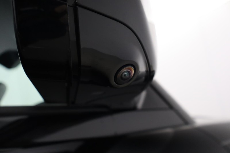 2025 (75) LAND ROVER DEFENDER 3.0 D250 X-Dynamic SE 110 5dr Auto 5119168