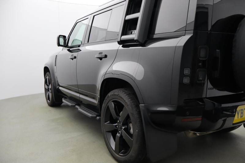 2025 (75) LAND ROVER DEFENDER 3.0 D250 X-Dynamic SE 110 5dr Auto 5119156