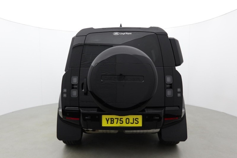 2025 (75) LAND ROVER DEFENDER 3.0 D250 X-Dynamic SE 110 5dr Auto 5119149