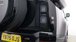 2025 (75) LAND ROVER DEFENDER 3.0 D250 X-Dynamic SE 110 5dr Auto 5119154