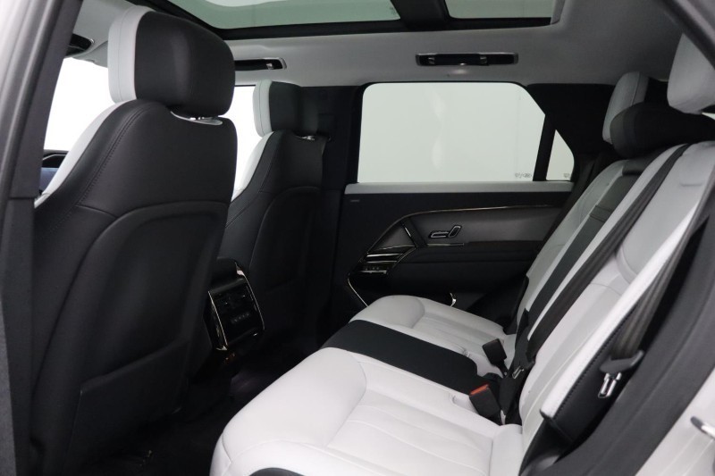 2023 (23) LAND ROVER RANGE ROVER SPORT 3.0 D300 Dynamic SE 5dr Auto 5121670