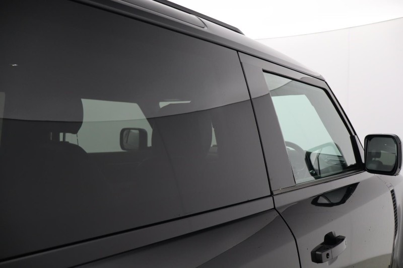 2022 (22) LAND ROVER DEFENDER 2.0 P300 X-Dynamic S 90 3dr Auto 5140565