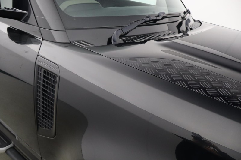 2022 (22) LAND ROVER DEFENDER 2.0 P300 X-Dynamic S 90 3dr Auto 5140568