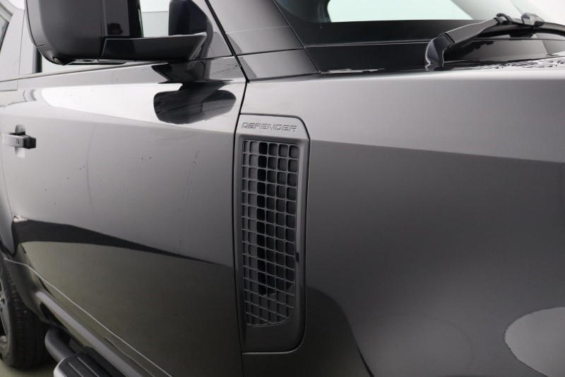 2022 (22) LAND ROVER DEFENDER 2.0 P300 X-Dynamic S 90 3dr Auto 5140567