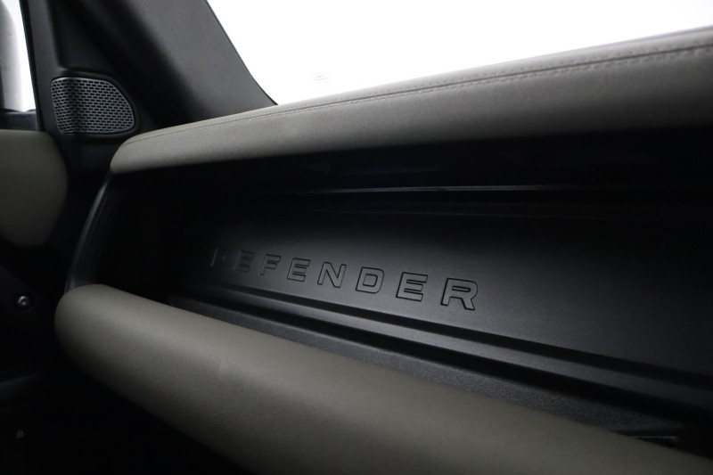 2022 (22) LAND ROVER DEFENDER 2.0 P300 X-Dynamic S 90 3dr Auto 5140597