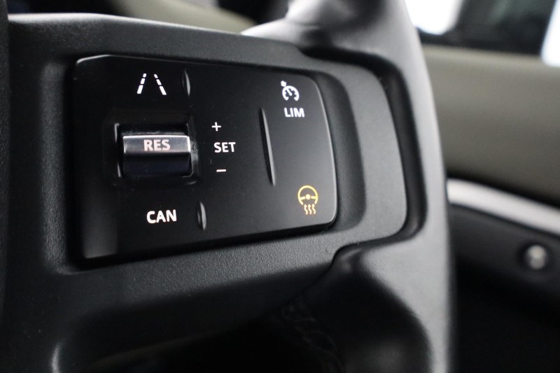 2022 (22) LAND ROVER DEFENDER 2.0 P300 X-Dynamic S 90 3dr Auto 5140598