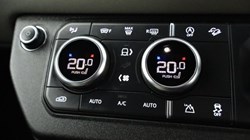 2022 (22) LAND ROVER DEFENDER 2.0 P300 X-Dynamic S 90 3dr Auto 5140603