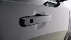 2022 (22) LAND ROVER DEFENDER 2.0 P300 X-Dynamic S 90 3dr Auto 5140566