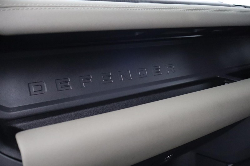 2022 (22) LAND ROVER DEFENDER 2.0 P300 X-Dynamic S 90 3dr Auto 5140584