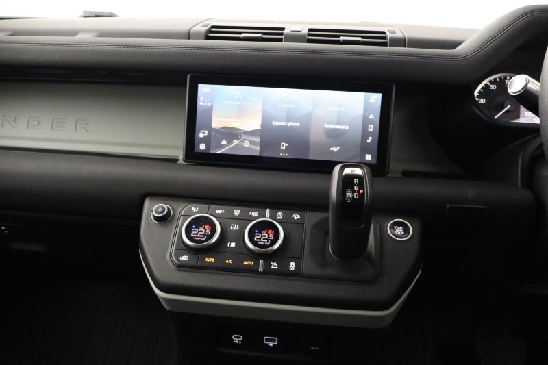 2021 (21) LAND ROVER COMMERCIAL DEFENDER 3.0 D200 Hard Top Auto [3 Seat] 5119593