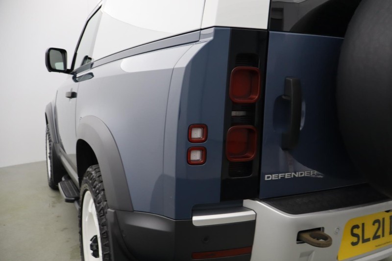 2021 (21) LAND ROVER COMMERCIAL DEFENDER 3.0 D200 Hard Top Auto [3 Seat] 5119548